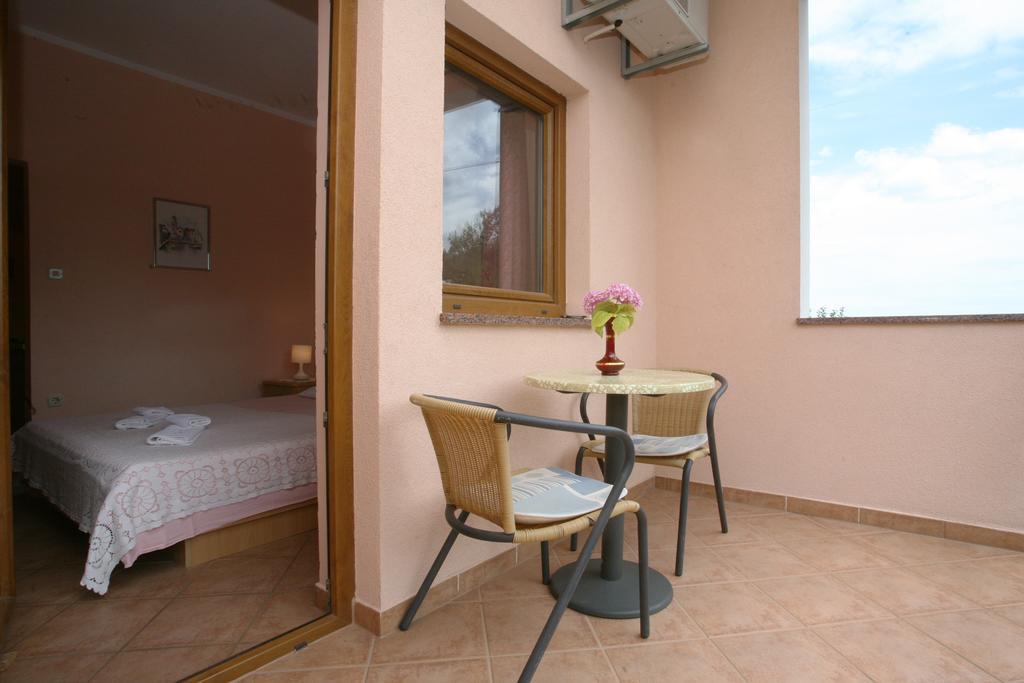 Apartments Neda - Porec South Oda fotoğraf