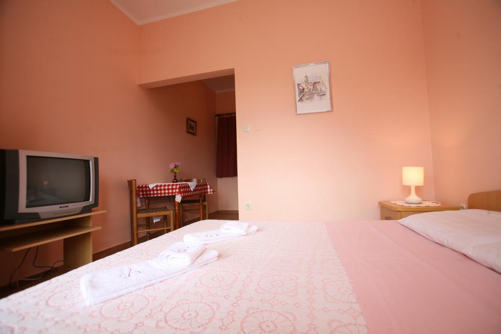 Apartments Neda - Porec South Oda fotoğraf